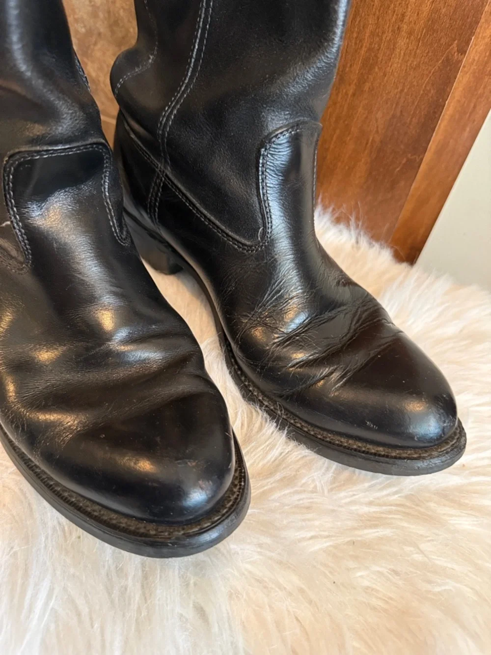 Vintage classic pull on black leather boots Neoprene sole USA made versatile 9